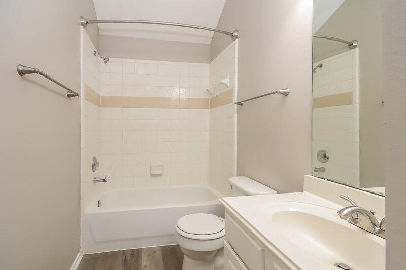 2,380/Mo, 4902 Summer Rain Dr Conroe, TX 77303 Bathroom View
