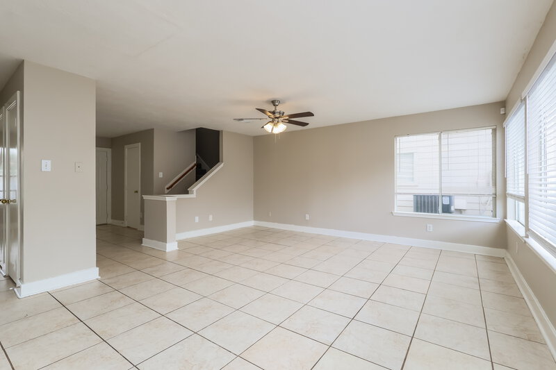 1,920/Mo, 10202 Farrell Dr Houston, TX 77070 Dining Room View 2
