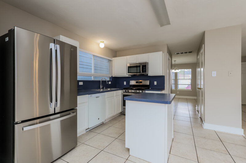 1,920/Mo, 10202 Farrell Dr Houston, TX 77070 Kitchen View 2