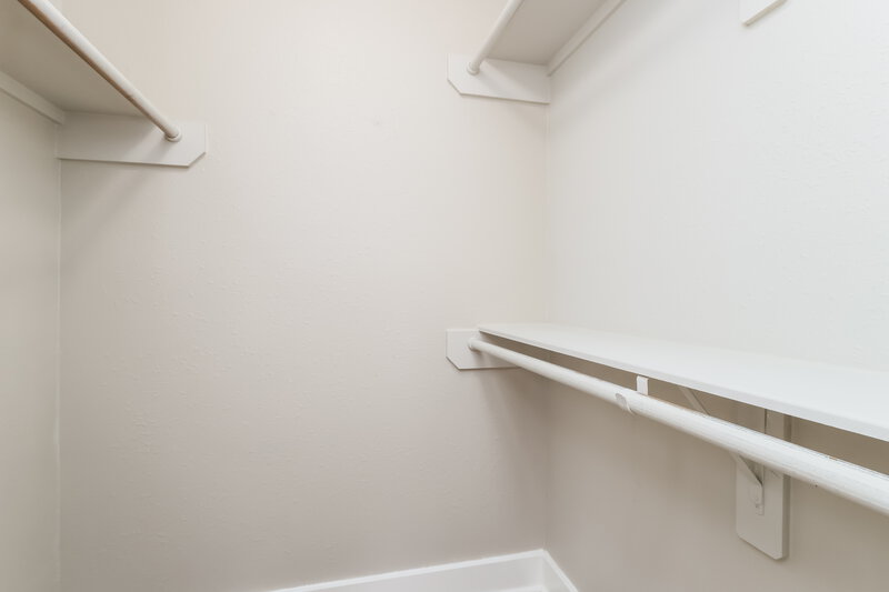 1,920/Mo, 10202 Farrell Dr Houston, TX 77070 Walk In Closet View