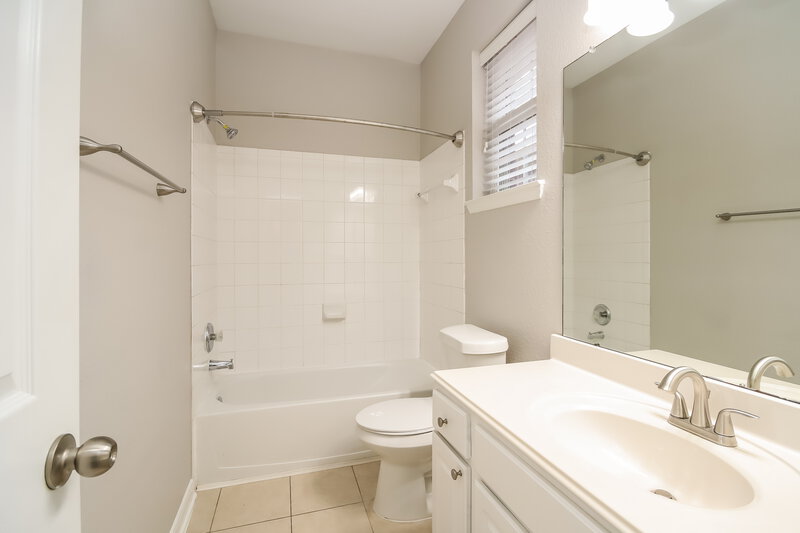 2,290/Mo, 2014 Preston Park Rosenberg, TX 77471 Bathroom View