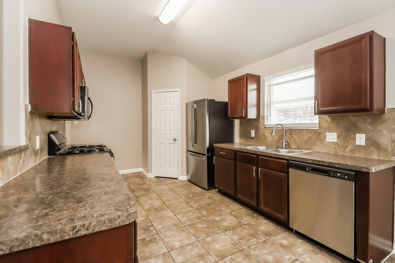 1,955/Mo, 9857 Lace Flower Way Conroe, TX 77385 Kitchen View