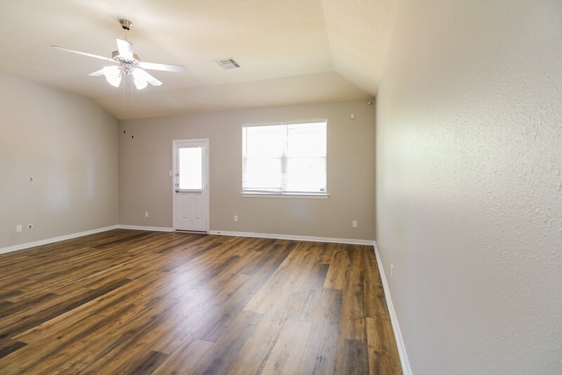 0/Mo, 2634 Key West Dr Katy, TX 77493 Living Room View 3