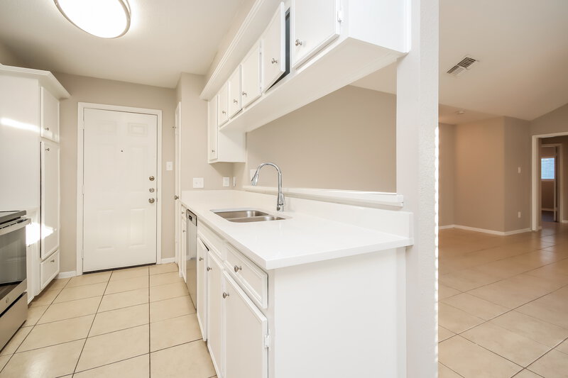 1,960/Mo, 3603 Misty Ln Pearland, TX 77581 Kitchen View