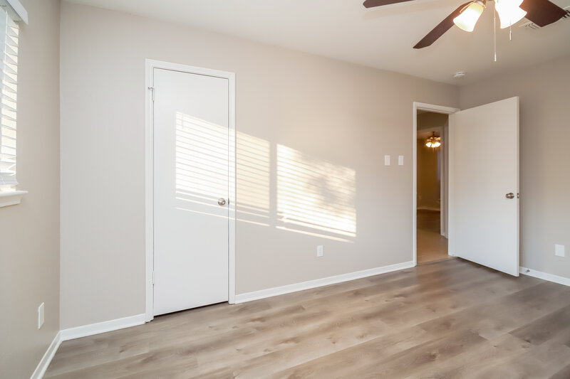 1,960/Mo, 3603 Misty Ln Pearland, TX 77581 Bedroom View