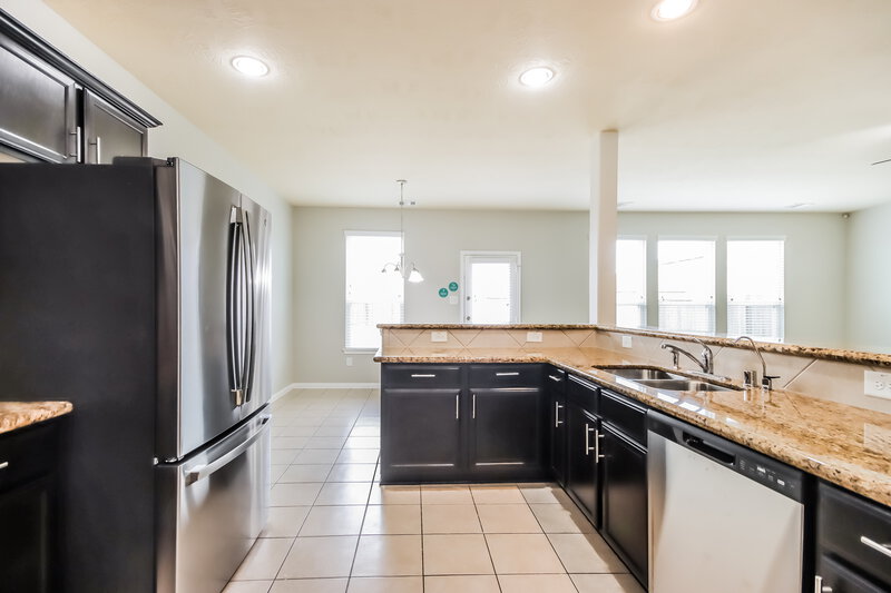 0/Mo, 9015 Eldorado Glen Dr Humble, TX 77338 Kitchen View 2