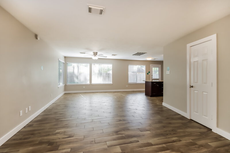 2,075/Mo, 18120 Red Pine Ct Porter, TX 77365 Living Room View