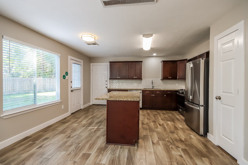 2,075/Mo, 18120 Red Pine Ct Porter, TX 77365 Kitchen View