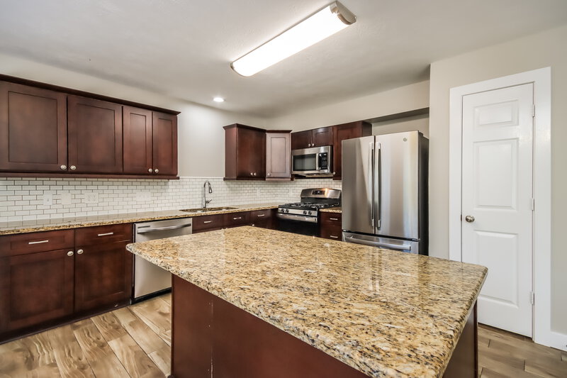 2,075/Mo, 18120 Red Pine Ct Porter, TX 77365 Kitchen View 2