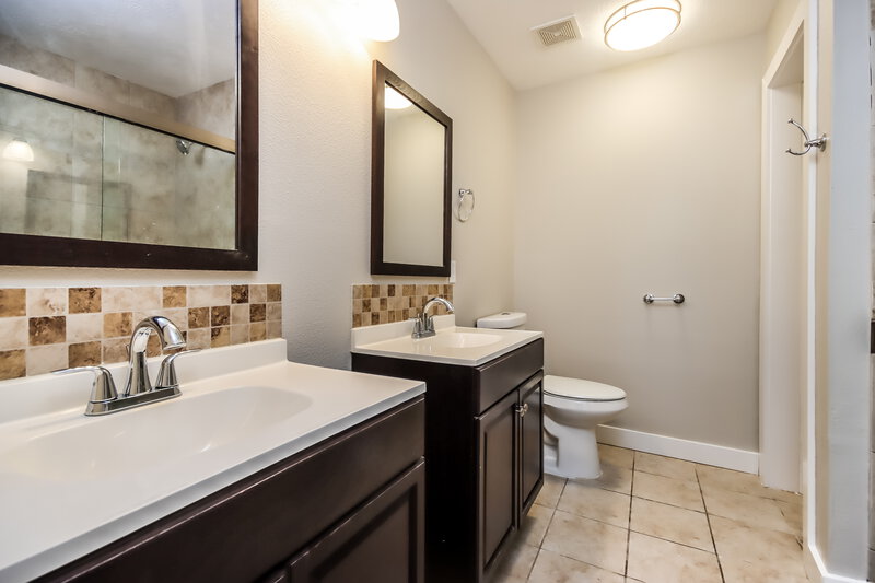 2,075/Mo, 18120 Red Pine Ct Porter, TX 77365 Main Bathroom View