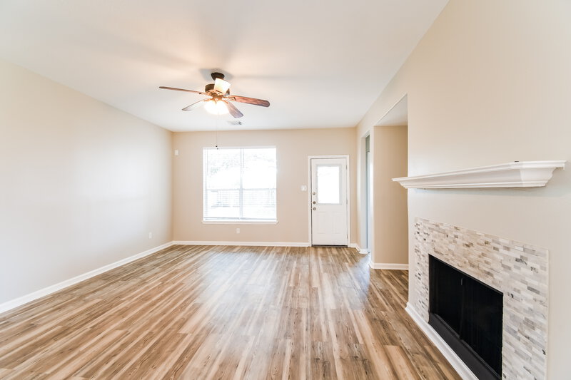 2,410/Mo, 302 Glade Bridge Ln Dickinson, TX 77539 Living Room View