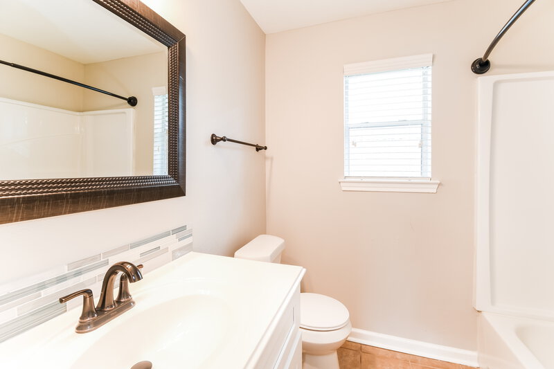 2,410/Mo, 302 Glade Bridge Ln Dickinson, TX 77539 Bathroom View