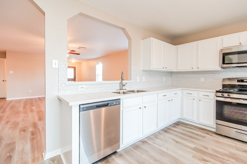 2,060/Mo, 3406 Wheatstalk Ln Pearland, TX 77581 Kitchen View