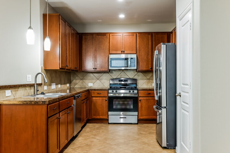 2,430/Mo, 2207 Grand Isle Ln Rosenberg, TX 77471 Kitchen View