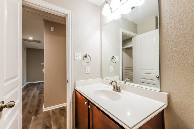 2,430/Mo, 2207 Grand Isle Ln Rosenberg, TX 77471 Bathroom View