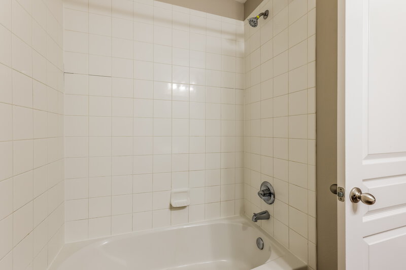 2,430/Mo, 2207 Grand Isle Ln Rosenberg, TX 77471 Bathroom View 2