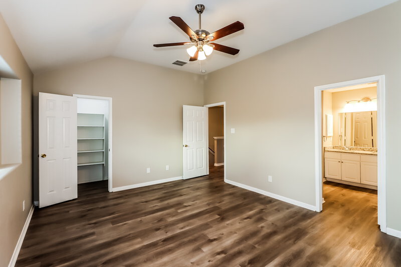 2,425/Mo, 16809 Infield Ct Conroe, TX 77385 Main Bedroom View 2