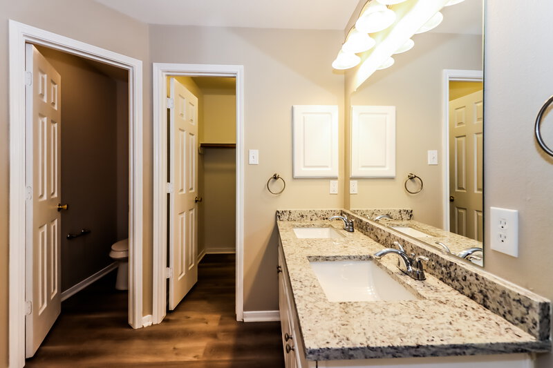 2,425/Mo, 16809 Infield Ct Conroe, TX 77385 Main Bathroom View