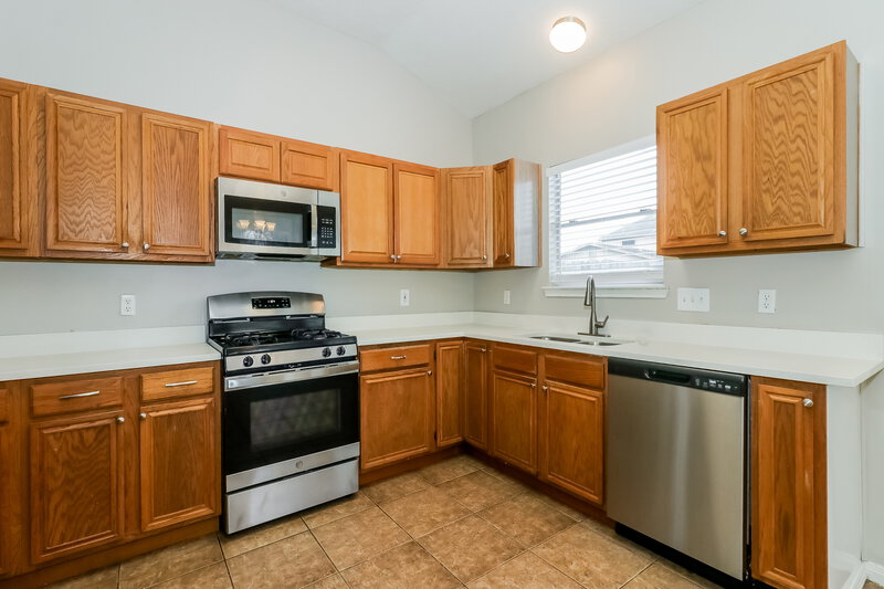 2,130/Mo, 15806 Mission Crest Ct Houston, TX 77083 Kitchen View 2