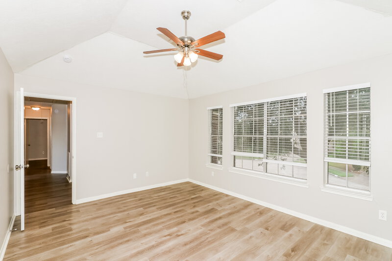 2,130/Mo, 15806 Mission Crest Ct Houston, TX 77083 Main Bedroom View