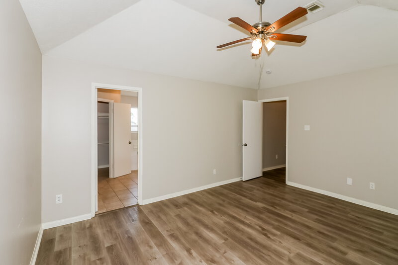 2,130/Mo, 15806 Mission Crest Ct Houston, TX 77083 Main Bedroom View 2