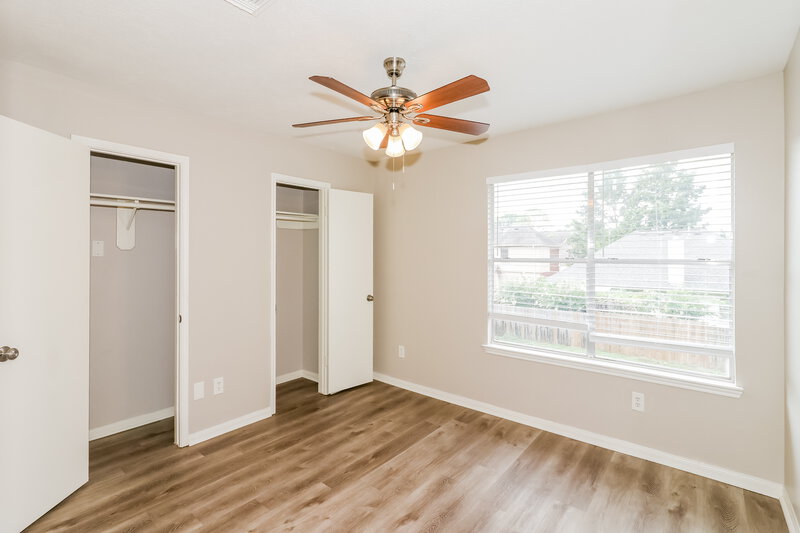 2,130/Mo, 15806 Mission Crest Ct Houston, TX 77083 Bedroom View 2