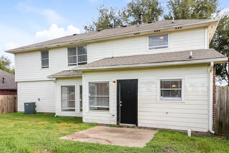 2,130/Mo, 15806 Mission Crest Ct Houston, TX 77083 Rear View