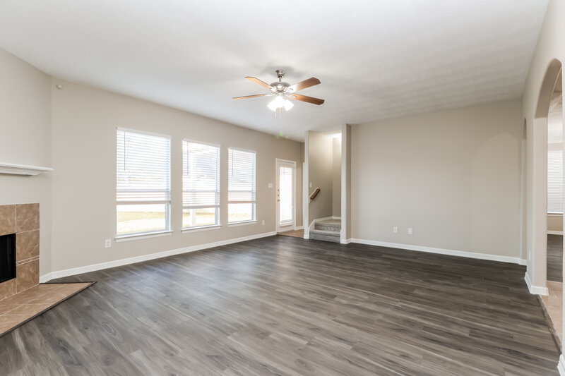 2,440/Mo, 29127 Hidden Lake Ct Magnolia, TX 77354 Living Room View 2
