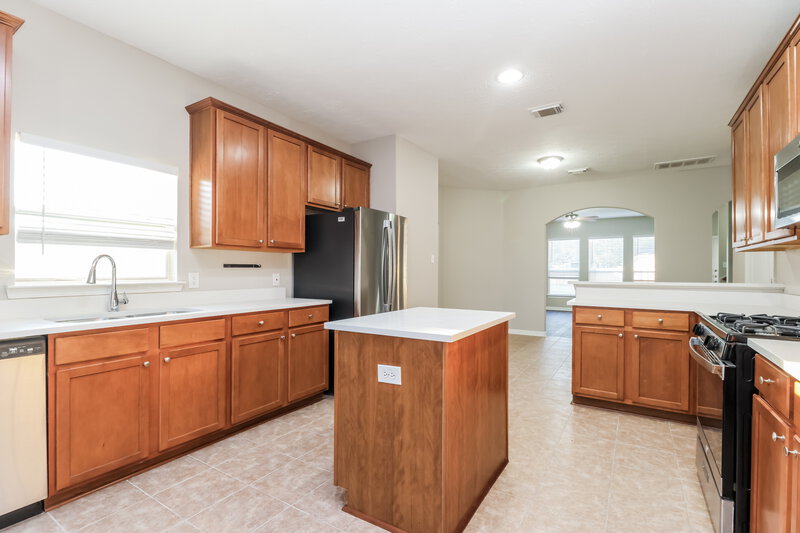 2,440/Mo, 29127 Hidden Lake Ct Magnolia, TX 77354 Kitchen View