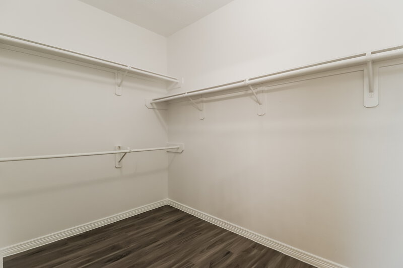 2,440/Mo, 29127 Hidden Lake Ct Magnolia, TX 77354 Walk In Closet View