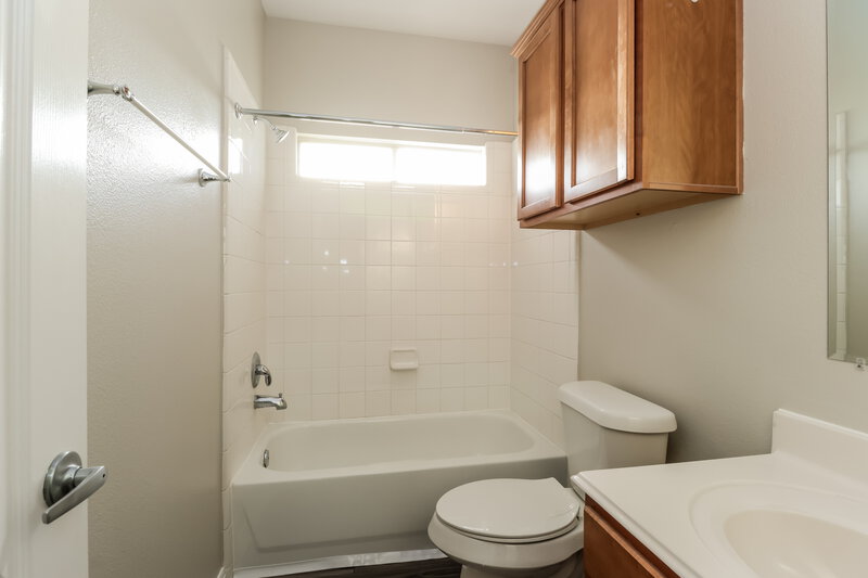 2,440/Mo, 29127 Hidden Lake Ct Magnolia, TX 77354 Bathroom View 2