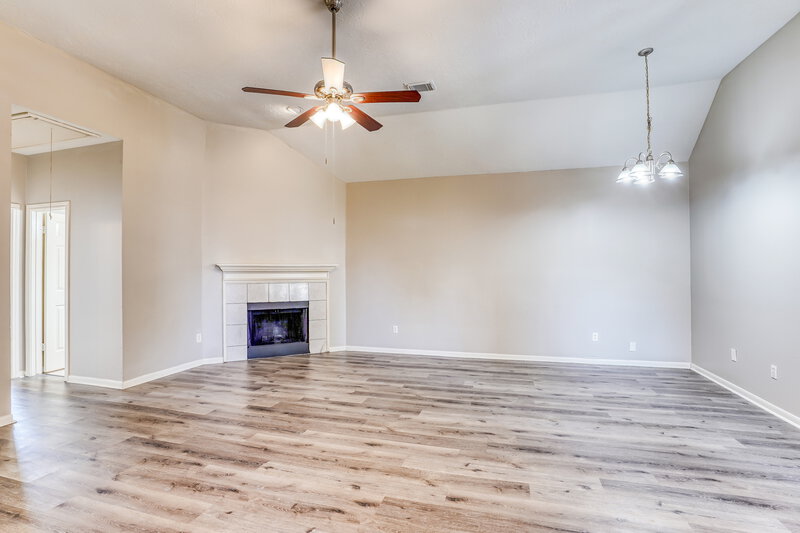 1,925/Mo, 6615 Bluebottle Ln Katy, TX 77449 Living Room View
