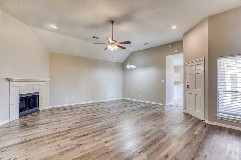 1,925/Mo, 6615 Bluebottle Ln Katy, TX 77449 Dining Room View