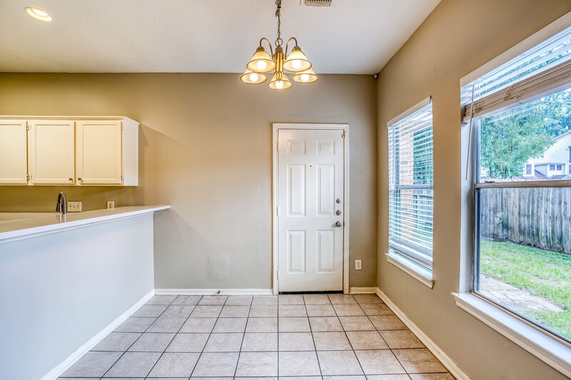 1,925/Mo, 6615 Bluebottle Ln Katy, TX 77449 Breakfast Nook View