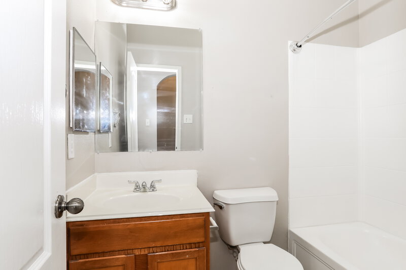 1,760/Mo, 3442 Rainshore Dr Katy, TX 77449 Bathroom View