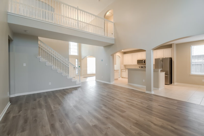 2,765/Mo, 4419 Chestnut Grv League City, TX 77573 Living Room View 2