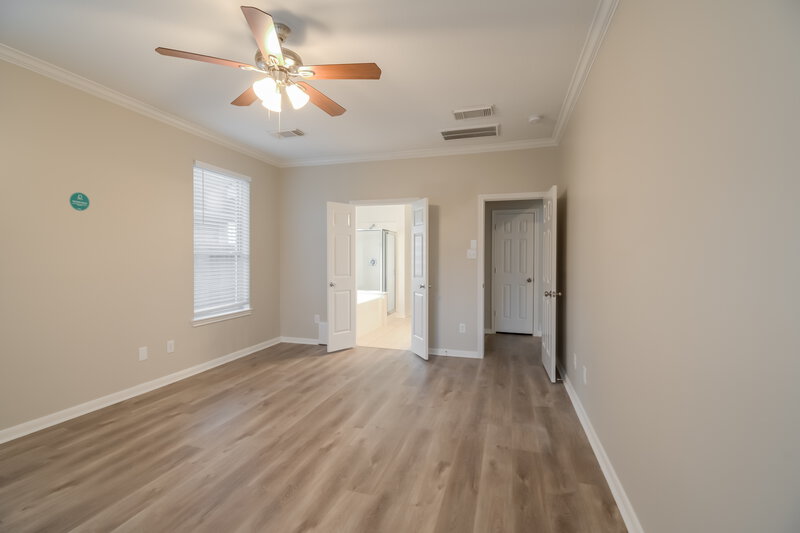2,765/Mo, 4419 Chestnut Grv League City, TX 77573 Main Bedroom View 2