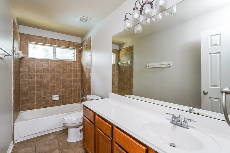2,425/Mo, 16927 Empty Ness Dr Cypress, TX 77429 Bathroom View