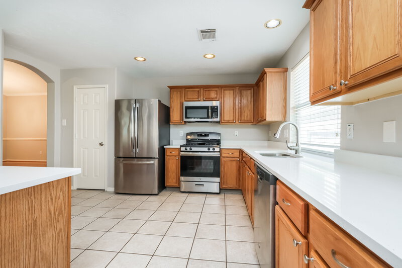 2,155/Mo, 30 Shimmer Pond Pl Conroe, TX 77385 Kitchen View