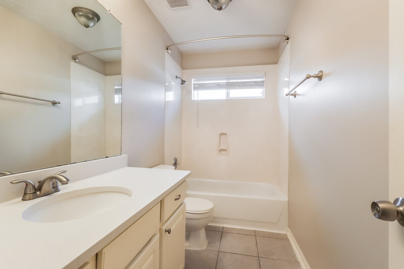 2,155/Mo, 30 Shimmer Pond Pl Conroe, TX 77385 Bathroom View