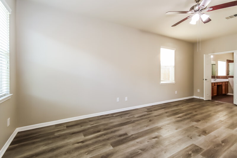 2,675/Mo, 15119 Sun Glaze Ct Humble, TX 77346 Main Bedroom View