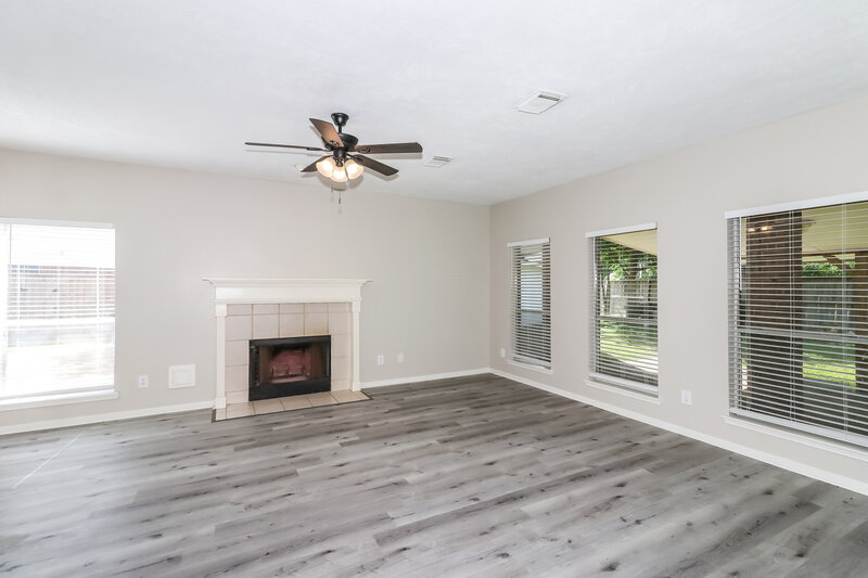 2,855/Mo, 2634 Vermillion Rd Seabrook, TX 77586 Living Room View