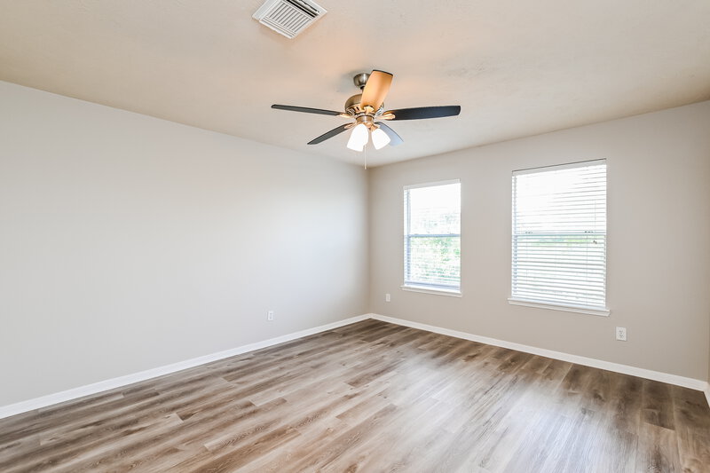 0/Mo, 2634 Vermillion Rd Seabrook, TX 77586 Bedroom View 4