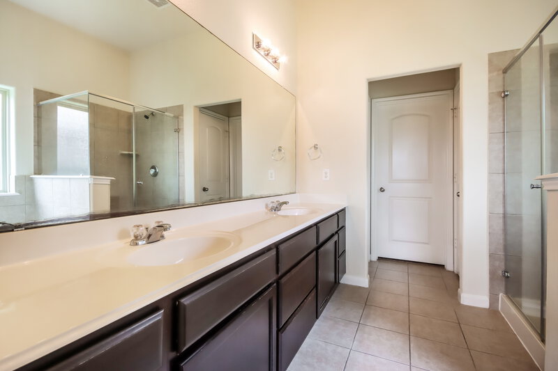 2,585/Mo, 3014 Rose Trace Dr Spring, TX 77386 Main Bathroom View