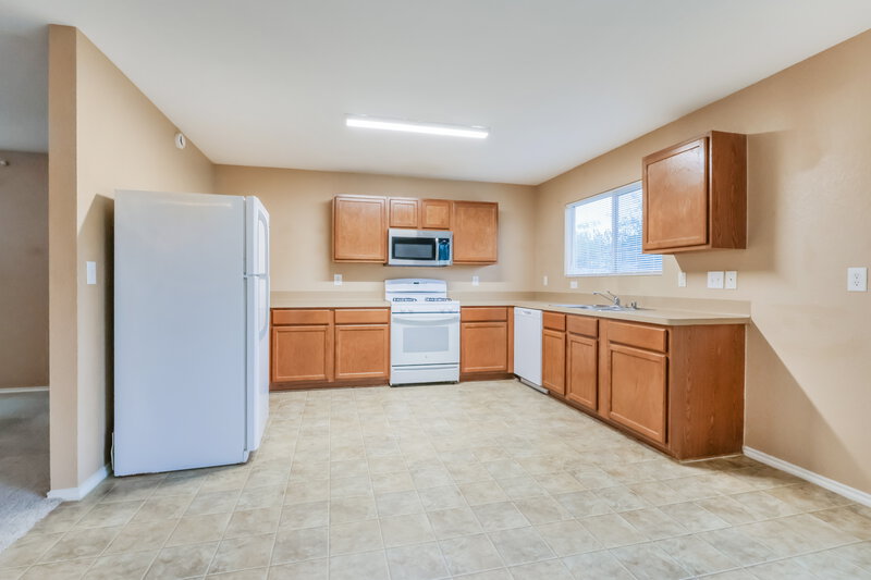 1,490/Mo, 2034 Vanamen Ct Conroe, TX 77304 Kitchen View
