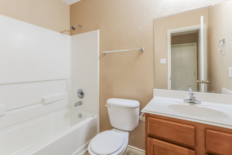 1,490/Mo, 2034 Vanamen Ct Conroe, TX 77304 Bathroom View