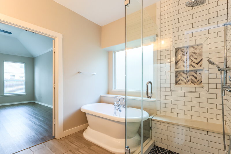 2,165/Mo, 28923 Hidden Lk W Magnolia, TX 77354 Main Bathroom View 2