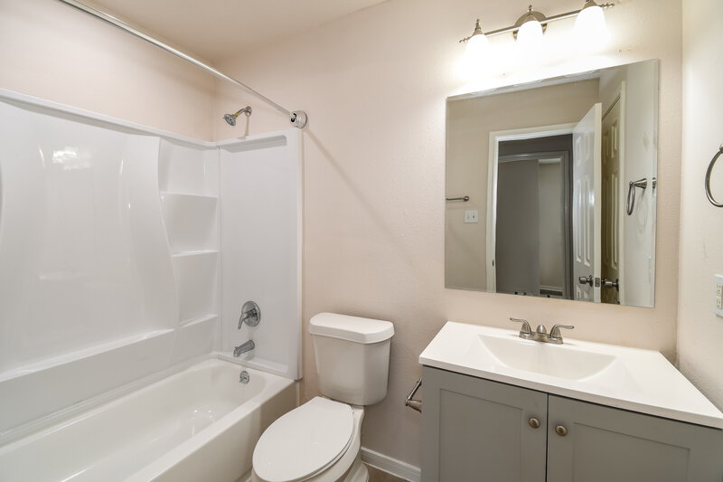 2,130/Mo, 19307 Arrow Grand Ct Richmond, TX 77407 Bathroom View