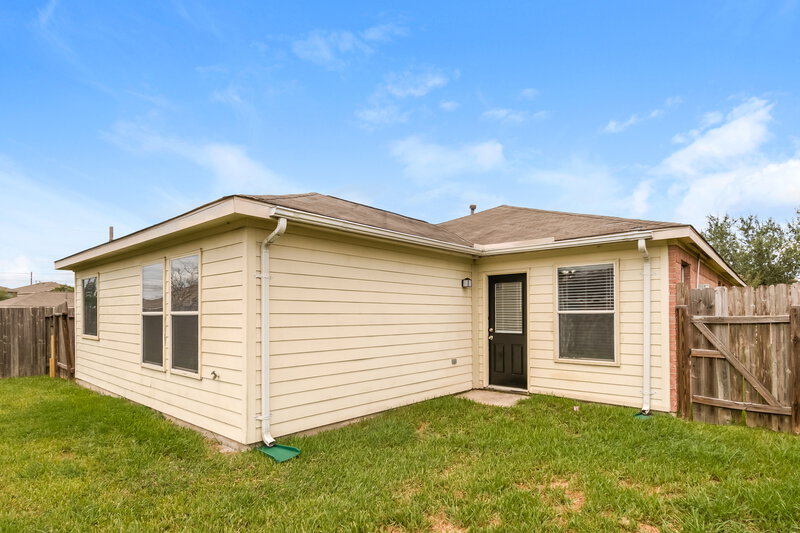 2,130/Mo, 19307 Arrow Grand Ct Richmond, TX 77407 Rear View
