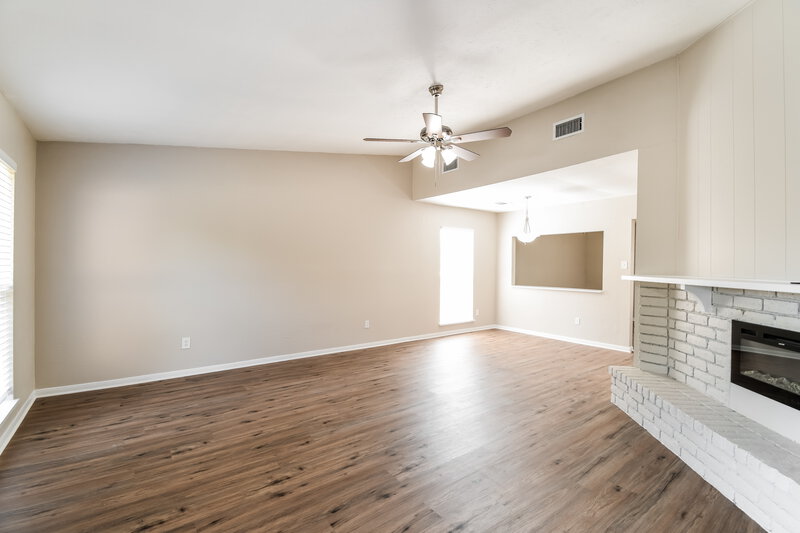 1,865/Mo, 431 Lee Dr Richmond, TX 77469 Living Room View 2